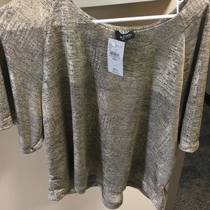 Gold blouse from the buckle